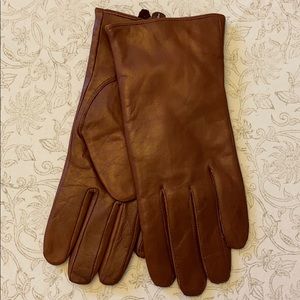 Leather gloves